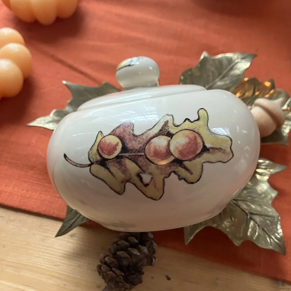 THE ORIGINAL WORLD OF JET Sugar and Creamer AUTUMN ACORNS LEAF